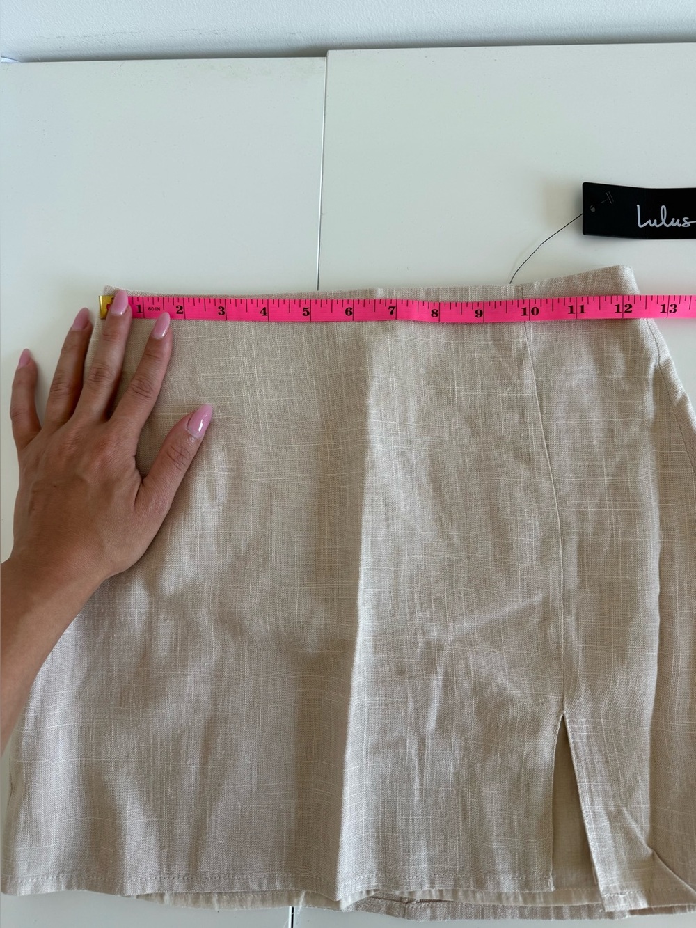 NWT Lulu's Neutral Beige Linen-Blend Mini Skirt with Front Slit Size XS - Picture 4 of 5